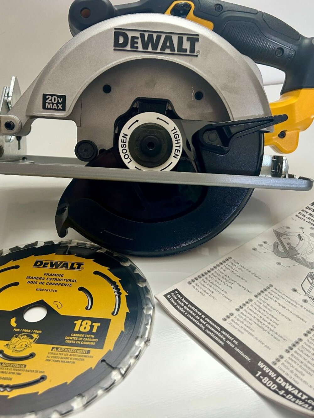 DCS393 DEWALT Saw Circular 6-1/2 Inch 20v MAX **NEW**